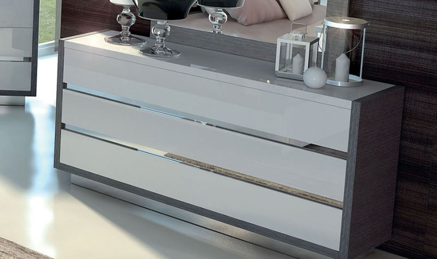 ESF Italia Mangano 5-piece Bedroom Set in High Gloss White Finish