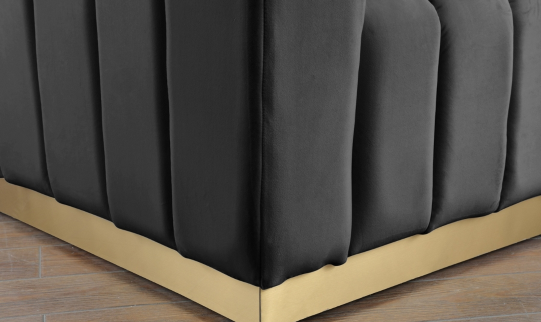 Meridian Furniture Marlon 2-Seater Velvet Tufted Loveseat