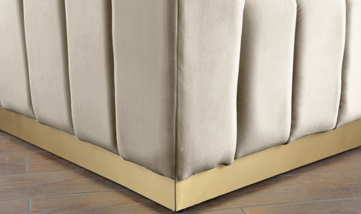 Meridian Furniture Marlon 2-Seater Velvet Tufted Loveseat