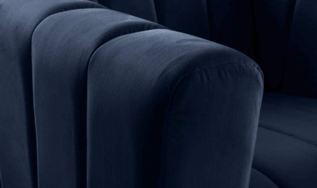 Meridian Furniture Marlon 2-Seater Velvet Tufted Loveseat