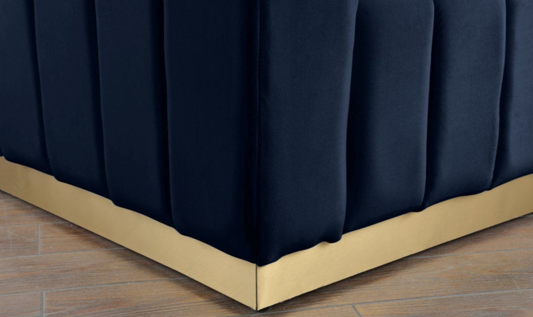 Meridian Furniture Marlon 2-Seater Velvet Tufted Loveseat