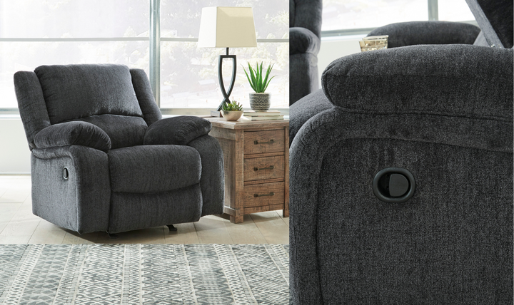 Modern Heritage Draycoll Manual Reclining Living Room Set