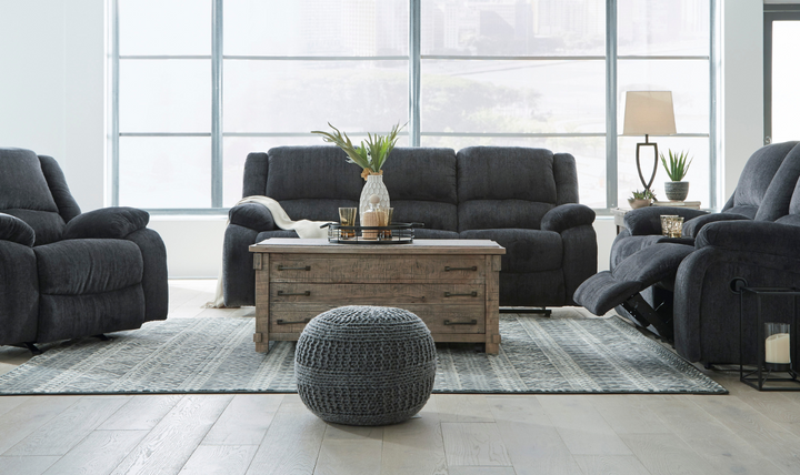 Modern Heritage Draycoll Manual Reclining Living Room Set