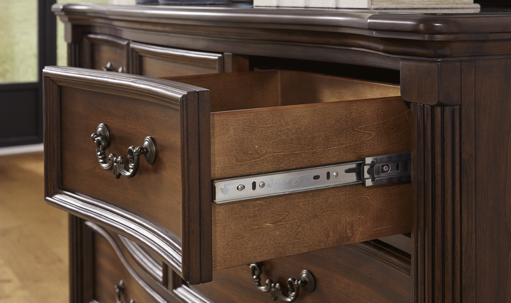 Modern Heritage Lavinton Queen Wooden Bedroom Set in Cherry Brown Finish