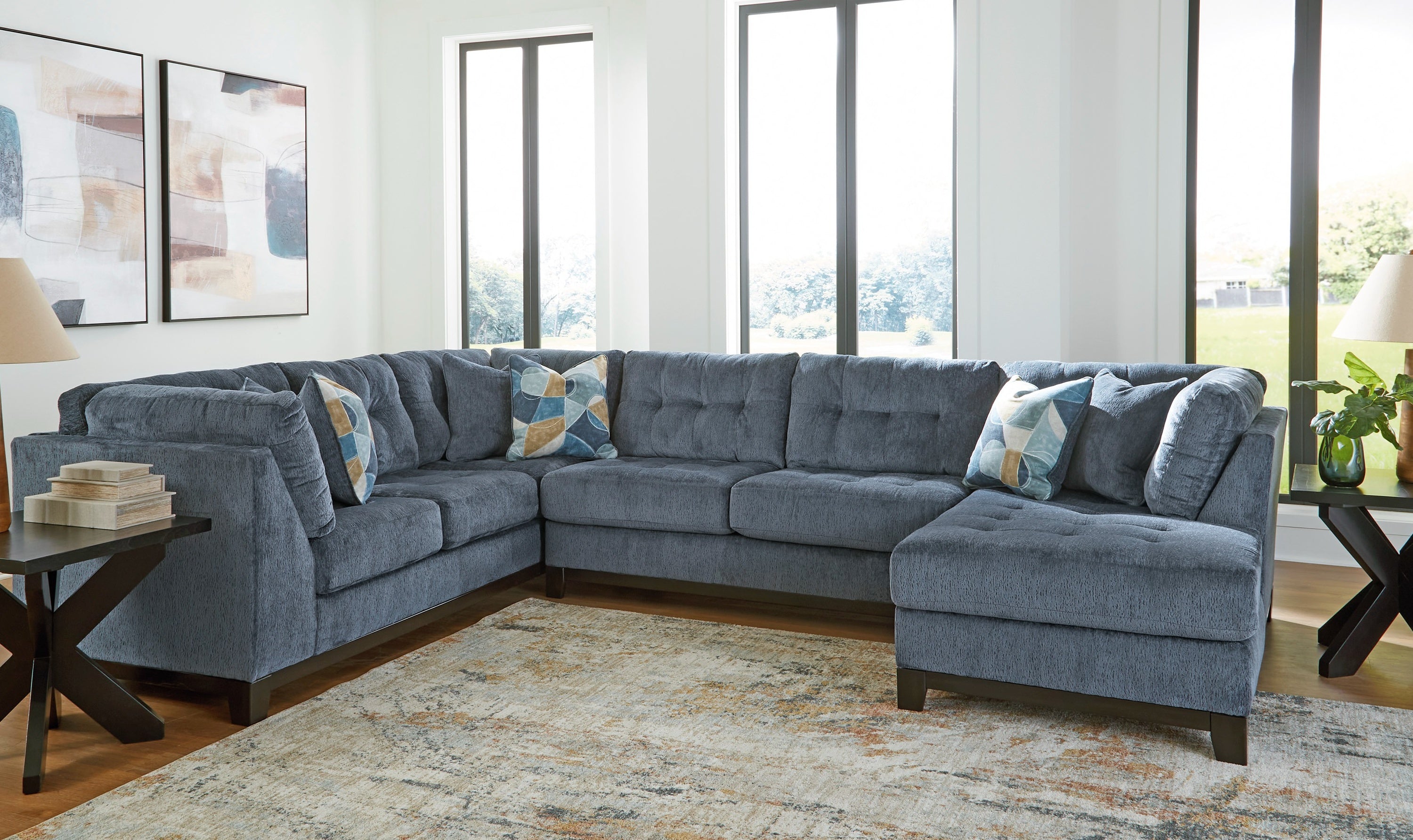 Modern Heritage Maxon Place 3-Piece Sectional with Chaise-Jennifer Furniture