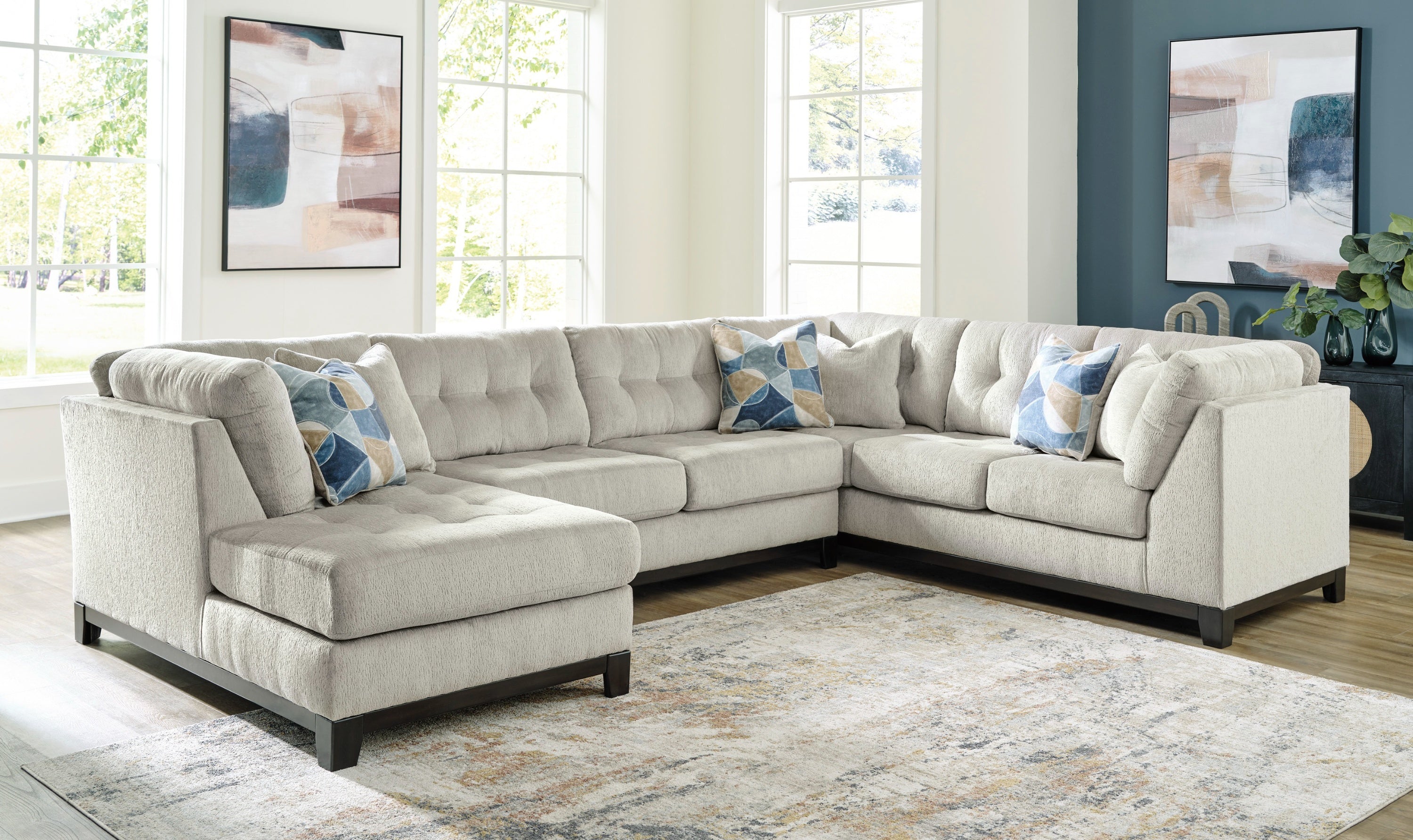 Modern Heritage Maxon Place 3-Piece Sectional with Chaise-Jennifer Furniture