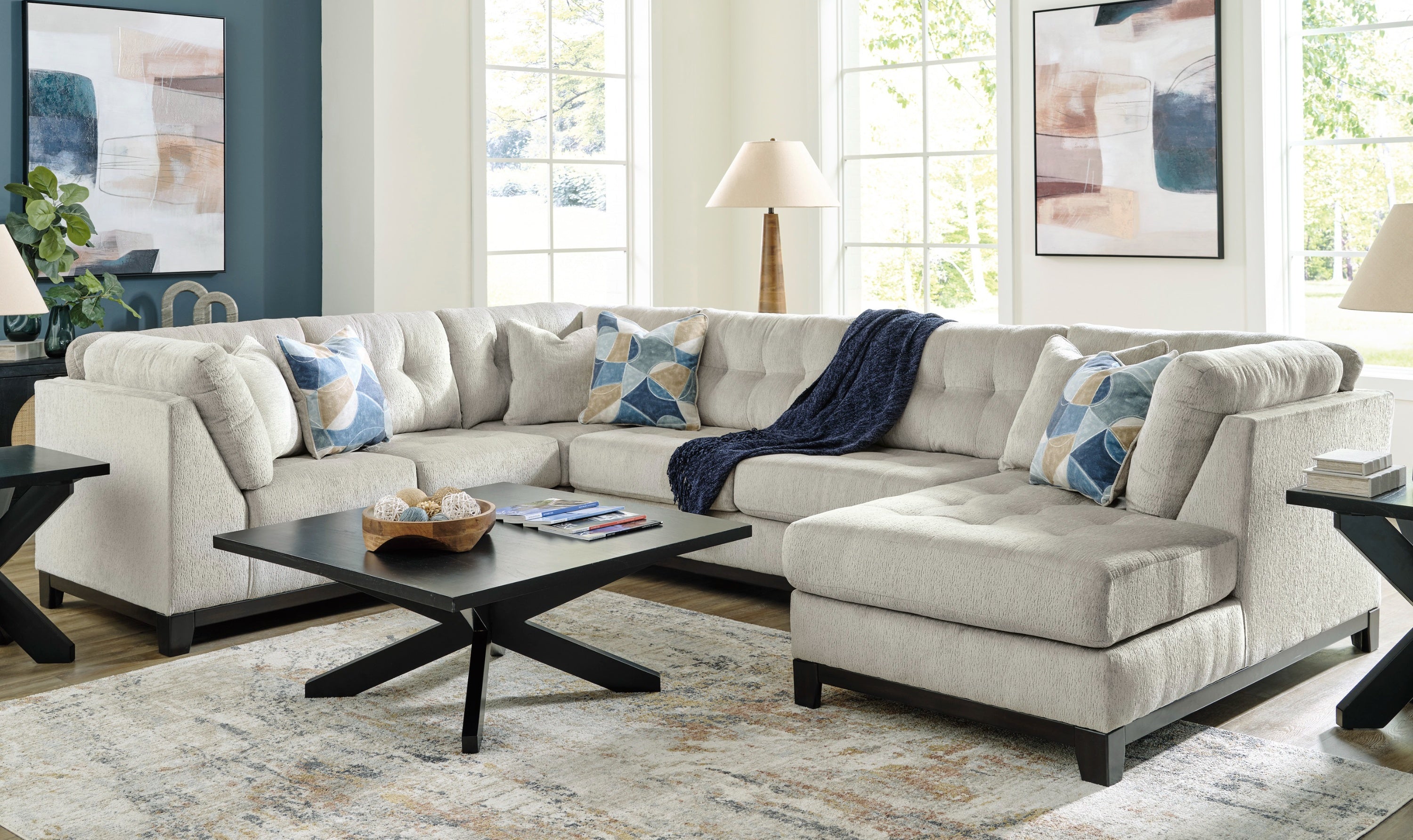 Modern Heritage Maxon Place 3-Piece Sectional with Chaise-Jennifer Furniture