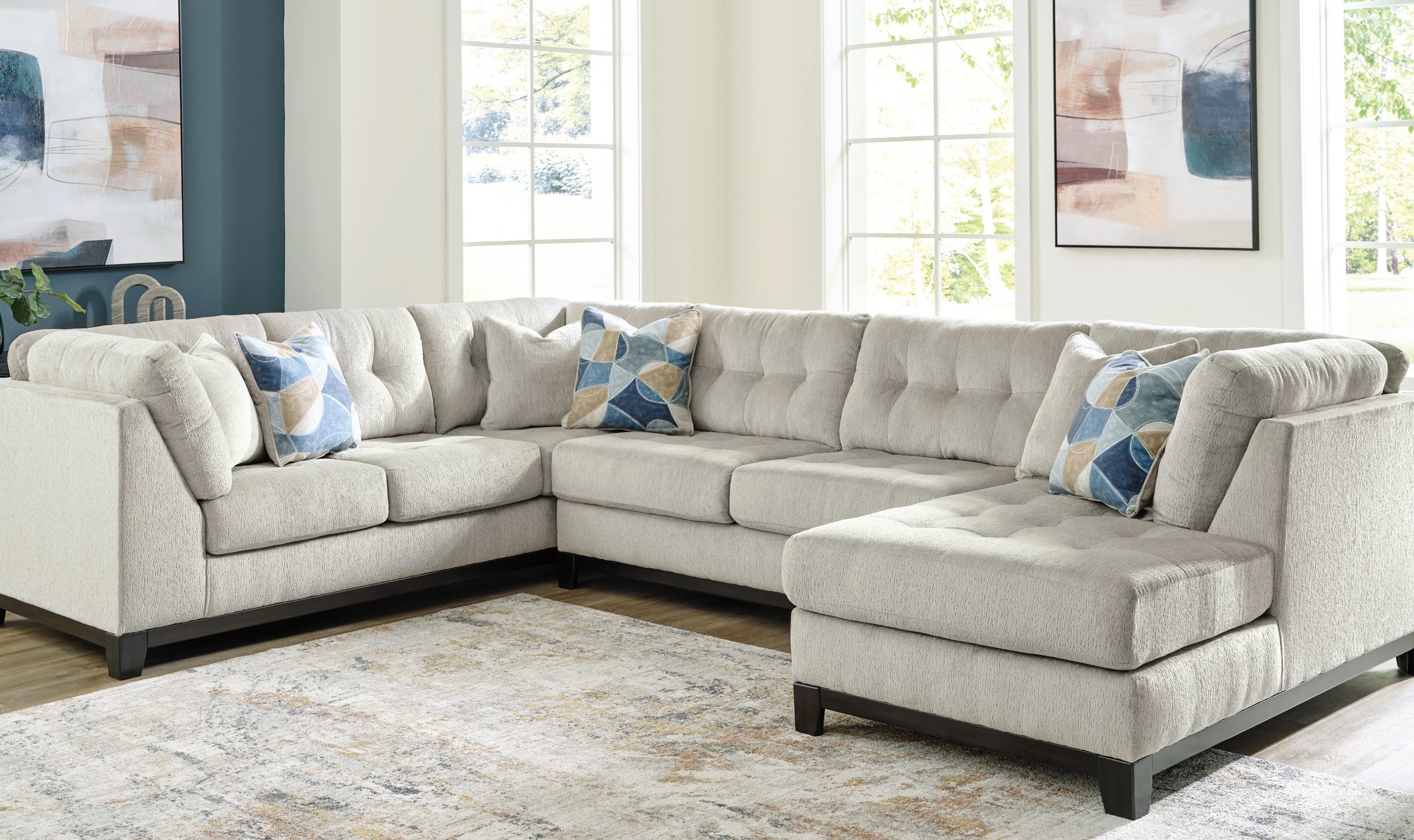 Modern Heritage Maxon Place 3-Piece Sectional with Chaise-Jennifer Furniture