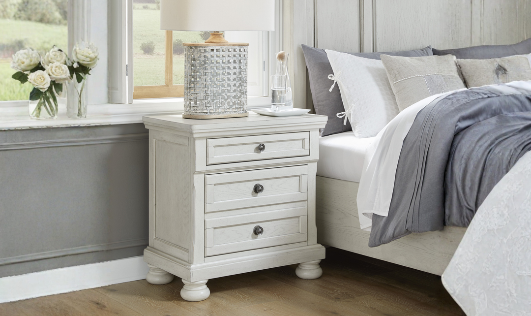 Modern Heritage Robbinsdale Queen Wooden Bedroom Set in Antique White