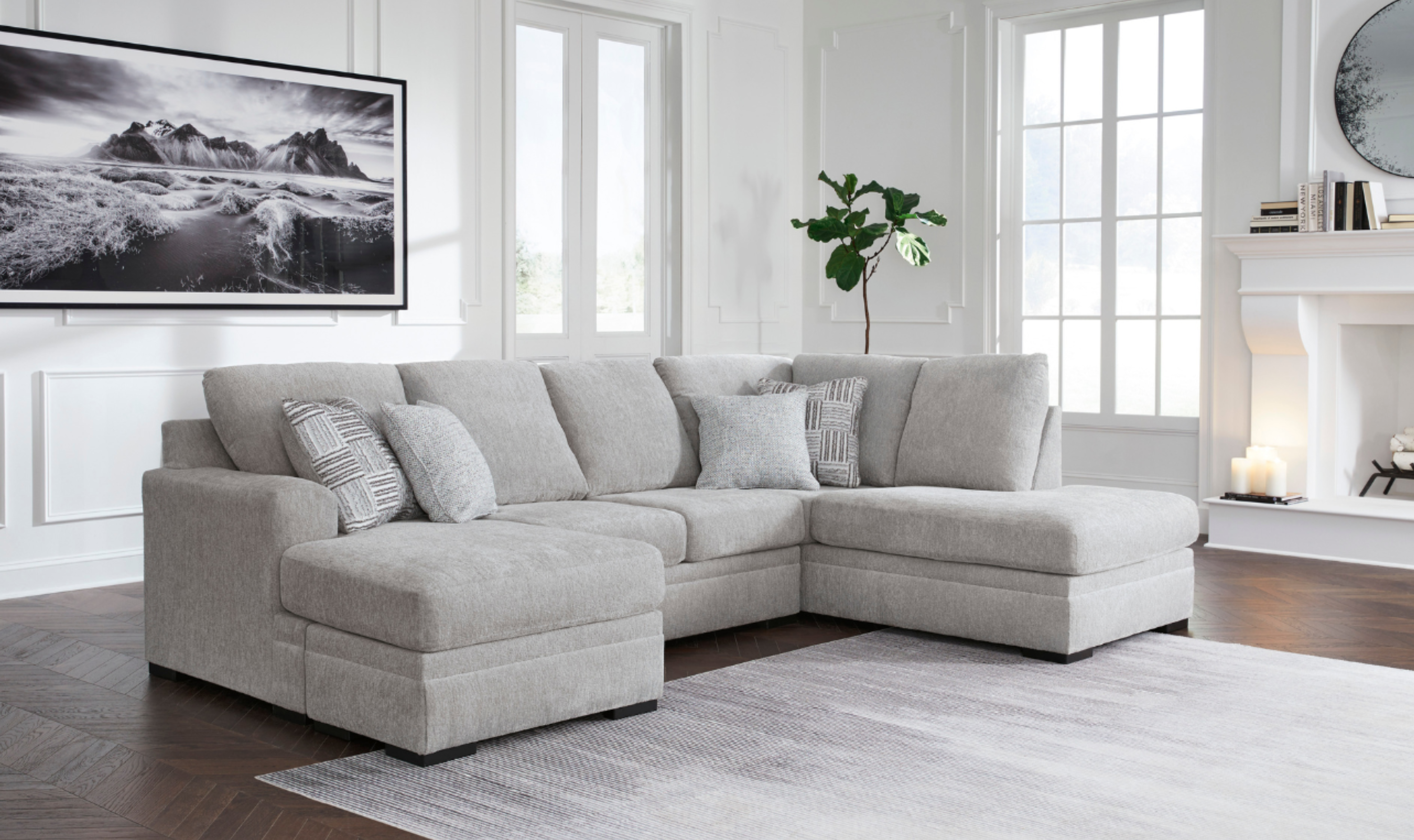 Modern Heritage Gabyleigh 2-Piece U-Shaped Sectional Sofa with Chaise