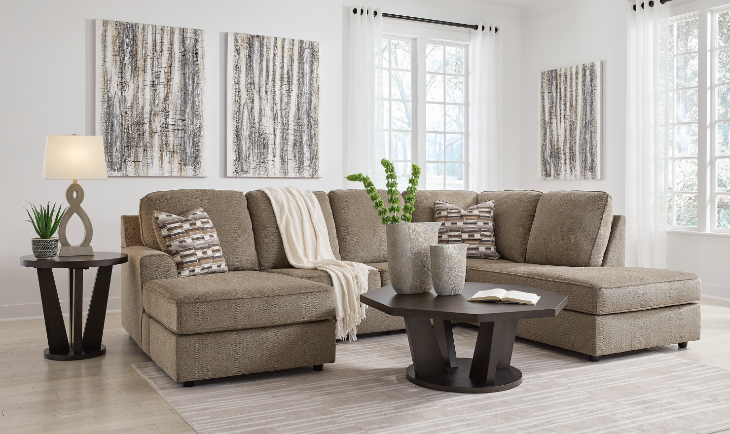 O'Phannon U-Shape 2-Piece Sectional with Chaise- jennifer furniture