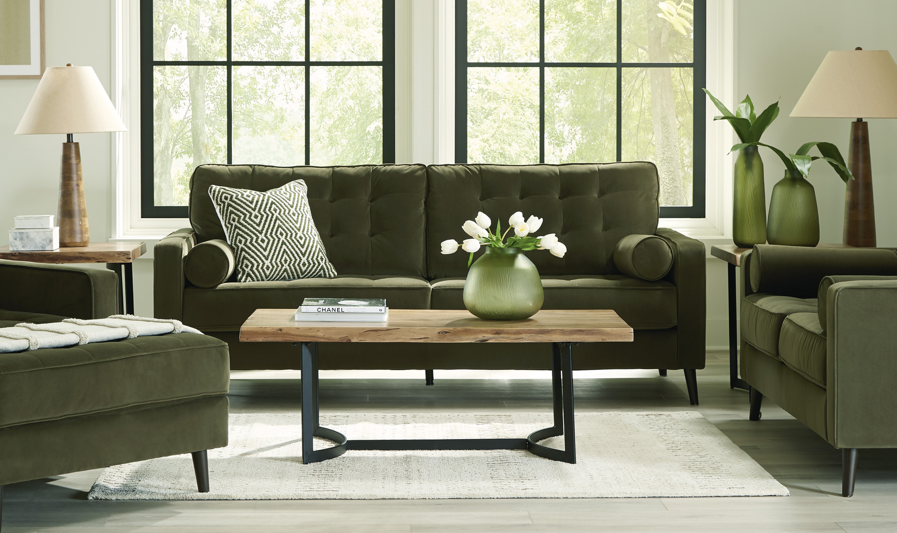 Modern Heritage Reveon Lakes Living Room Set