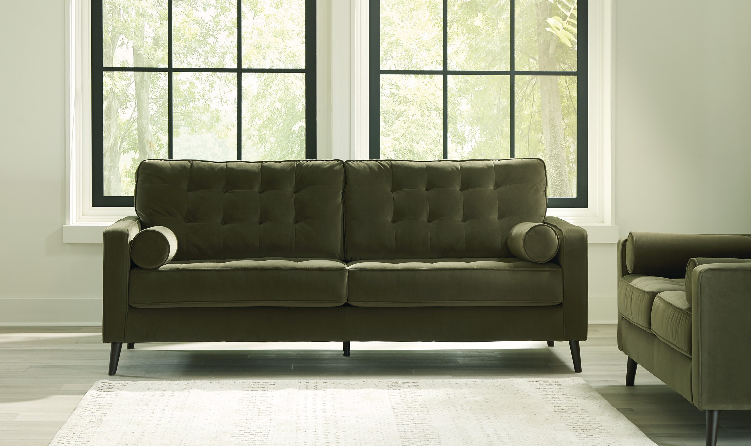 Modern Heritage Reveon Lakes Living Room Set