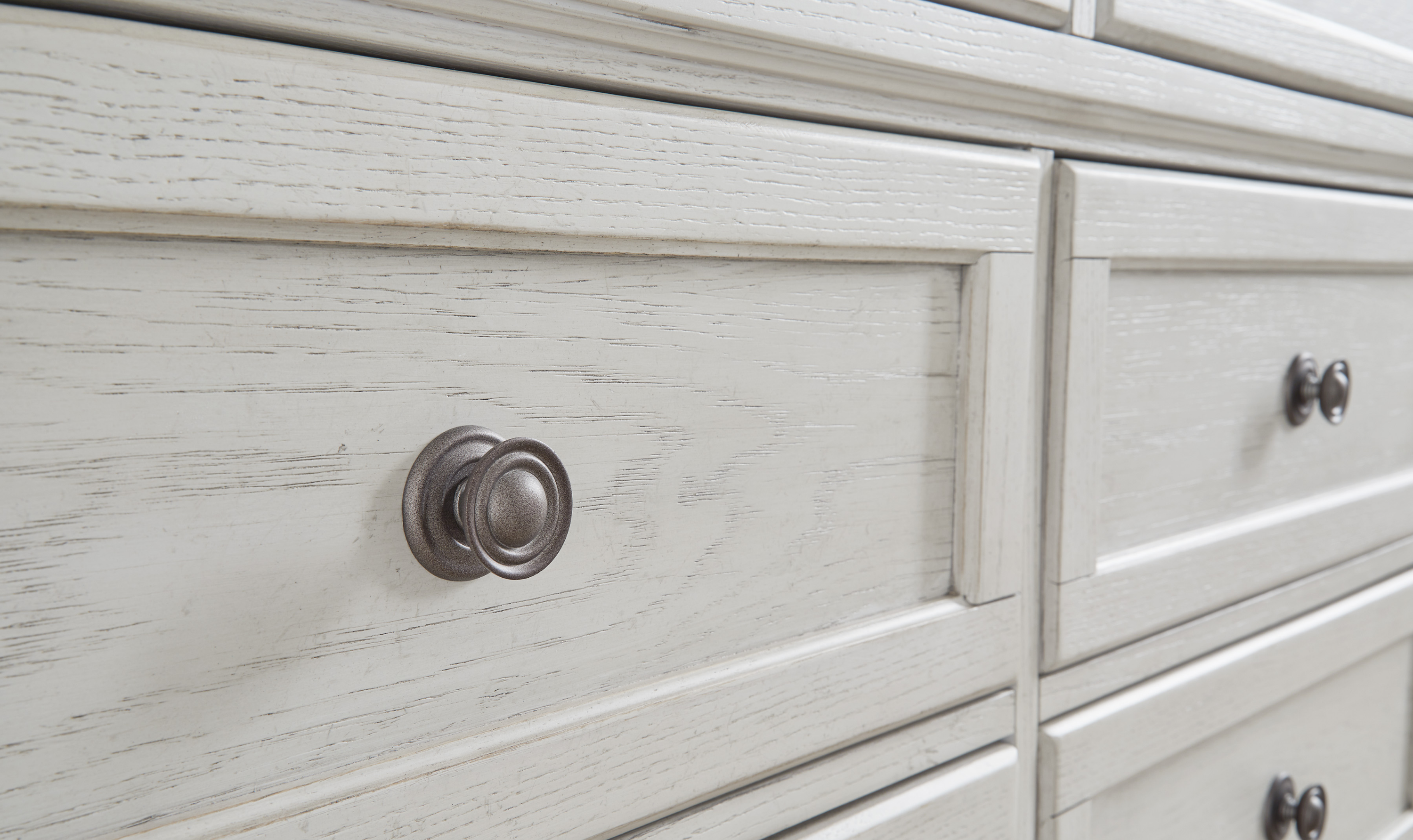 Modern Heritage Robbinsdale Dresser and Mirror - Jennifer Furniture