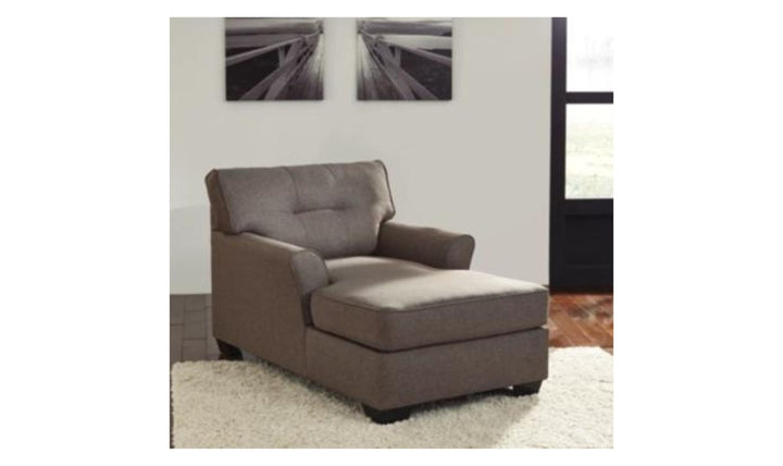 Tibbee Chaise With Tufted Back