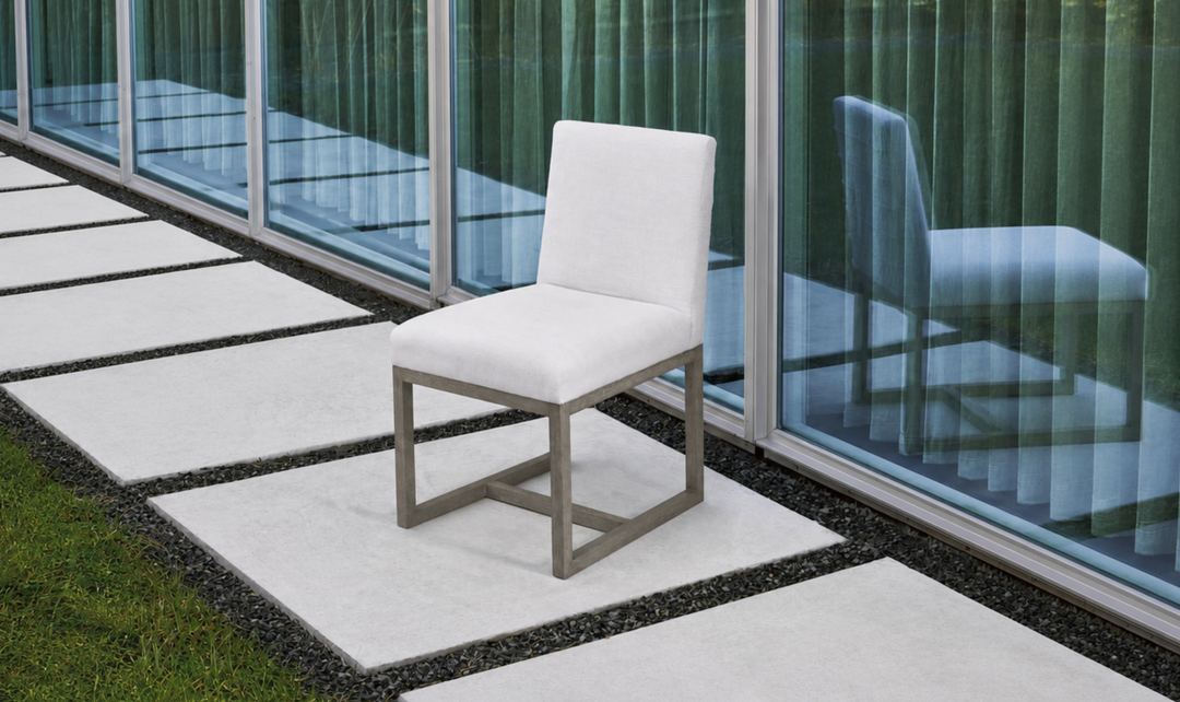 Universal Furniture Carter Side Chair with Plush Upholstered Seat (Wood/Fabric)