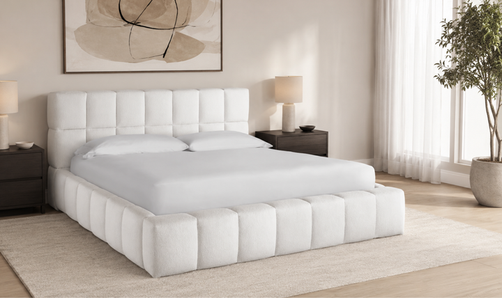 Universal Furniture Colina Upholstered Platform Bed (King / Queen Size)