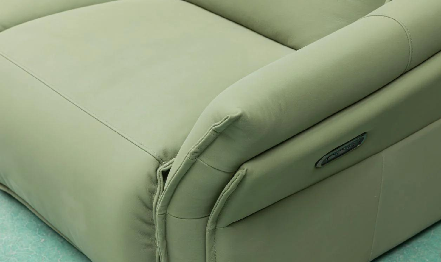 Klaussner Vittoria Power Reclining Chair With Power Headrest & Footrest