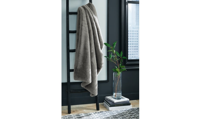 Gariland Throw