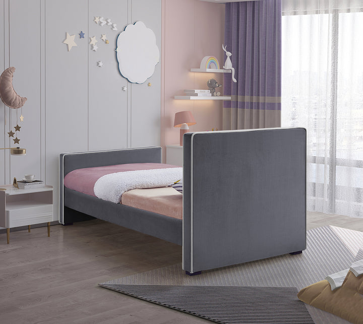 Dillard Bed-Beds-Jennifer Furniture